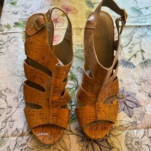 Donald J. Pliner Haddi natural Brown Cork Sandals ☀️🏝️🏖️🚢